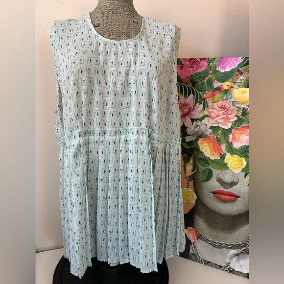 Seven7 pleated, pin-tucked floral top 2x generously cut, flattering, springtime - Picture 1 of 8